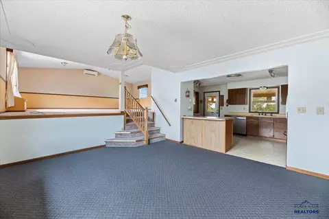 919 Park Dr, Belle Fourche, SD 57717 photo 4