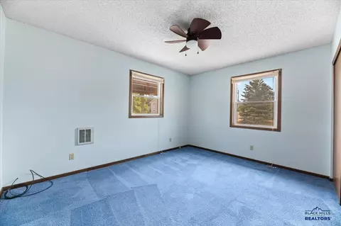 919 Park Dr, Belle Fourche, SD 57717 photo 14