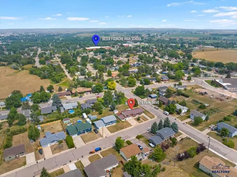 919 Park Dr, Belle Fourche, SD 57717 photo 30