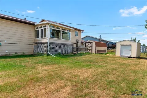 919 Park Dr, Belle Fourche, SD 57717 photo 24