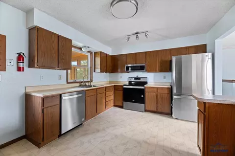 919 Park Dr, Belle Fourche, SD 57717 photo 7