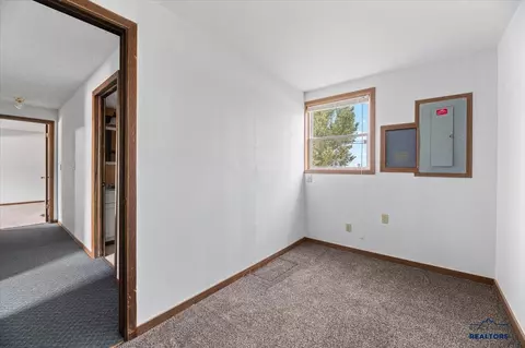 919 Park Dr, Belle Fourche, SD 57717 photo 12