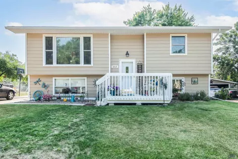 3313 Ivy Ave, Rapid City, SD 57701