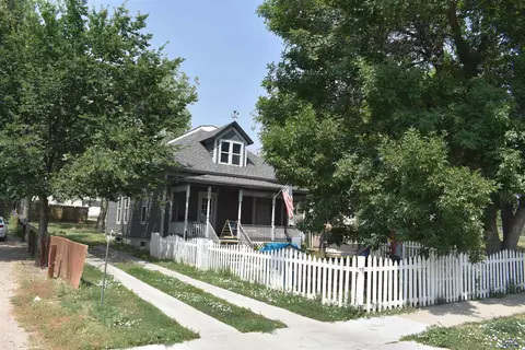 821 Wood Ave, Rapid City, SD 57701