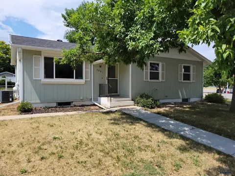 3201 Parkview Dr, Rapid City, SD 57702