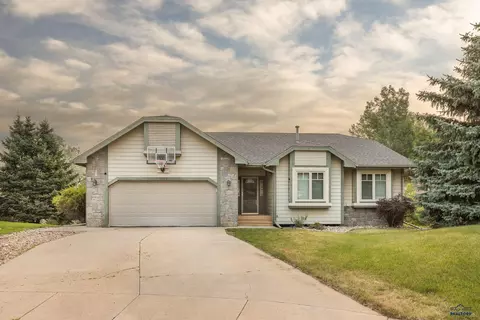 3012 Palmer Dr, Rapid City, SD 57702