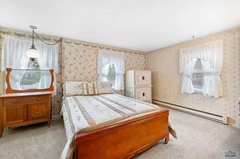 630 Lincoln, Custer, SD 57730 photo 10