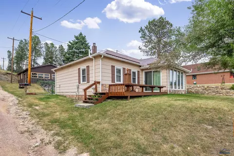 630 Lincoln, Custer, SD 57730 photo 3