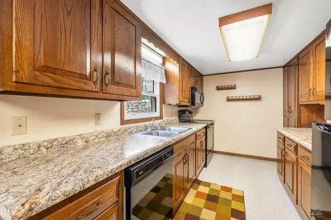 630 Lincoln, Custer, SD 57730 photo 7
