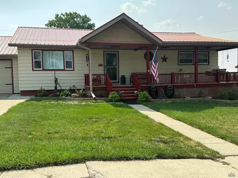 400 10th Ave, Edgemont, SD 57735 photo 1