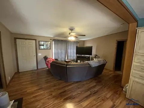 809 Cornell Ave, Newell, SD 57760 photo 2