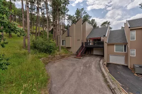 11 Glendale Ln # B, Rapid City, SD 57702