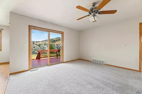 2112 Windmill Dr, Spearfish, SD 57783 photo 4