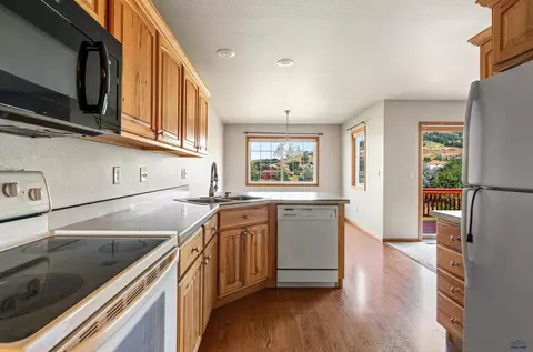 2112 Windmill Dr, Spearfish, SD 57783 photo 8