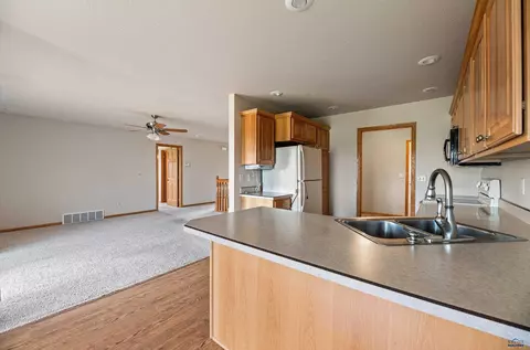 2112 Windmill Dr, Spearfish, SD 57783 photo 9