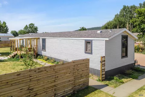 619 Flamingo Dr, Rapid City, SD 57701