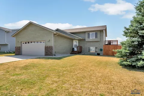 5961 Springfield Rd, Rapid City, SD 57703