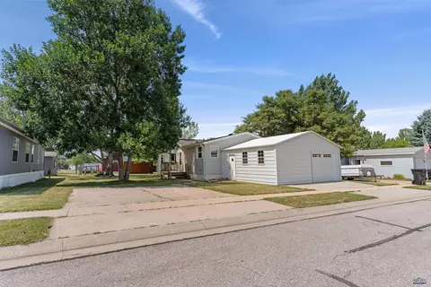 1107 Crow Peak Ln, Spearfish, SD 57783 photo 2
