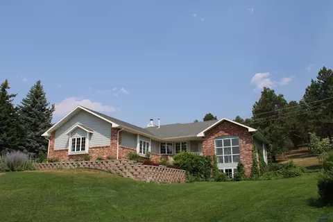 2600 Byrnwood Dr, Rapid City, SD 57702