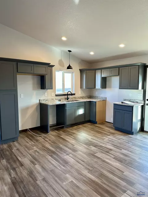 Kitchen - 586 Denali Dr, Box Elder, SD 57719 photo 2 of 4