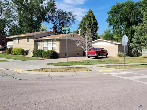 302 48th, Rapid City, SD 57702