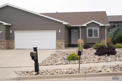 4703 Charmwood Dr, Rapid City, SD 57702