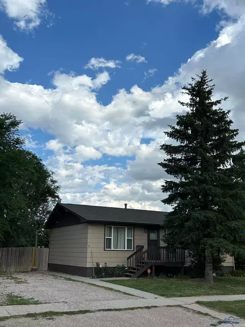2542 Plateau Ln, Rapid City, SD 57703