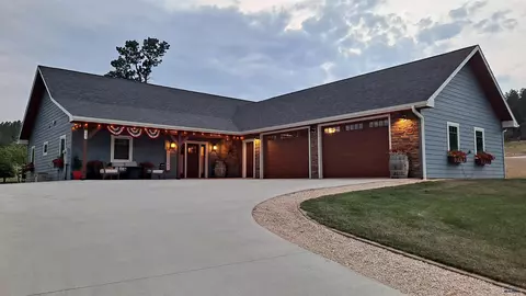 223 Sunset View Ct, Hill City, SD 57745