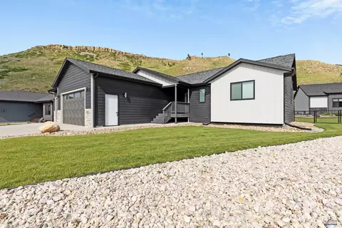 14348 Wolf Creek Ct, Summerset, SD 57769 photo 3