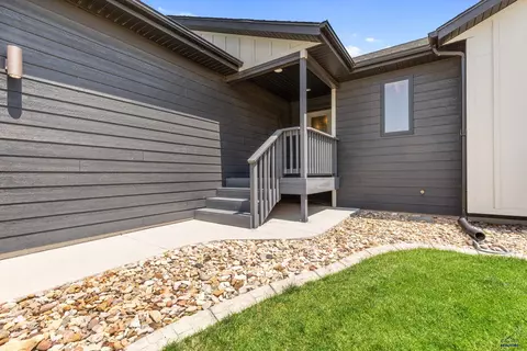 14348 Wolf Creek Ct, Summerset, SD 57769 photo 4