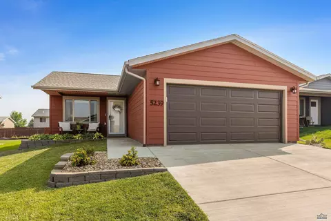 5239 Coal Bank Dr, Rapid City, SD 57701