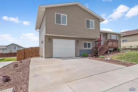 4907 Ambrose Dr, Rapid City, SD 57701