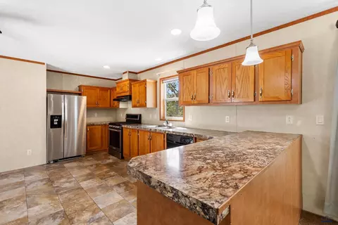502 Valley Dr, Philip, SD 57567 photo 8