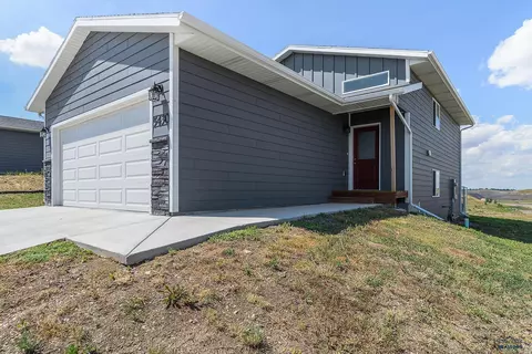 5430 Coal Bank Dr, Rapid City, SD 57701