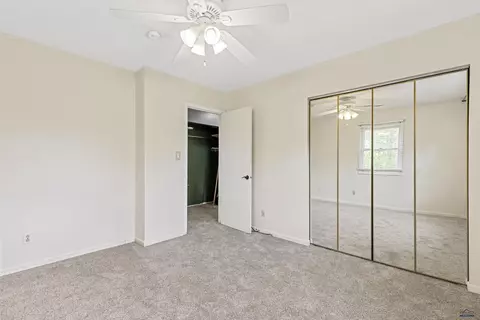 2407 Sheridan Lake Rd, Rapid City, SD 57702