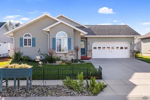 4219 Kateland St, Rapid City, SD 57701