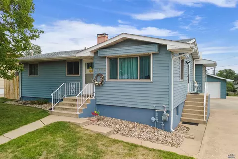 4552 Wentworth Dr, Rapid City, SD 57702