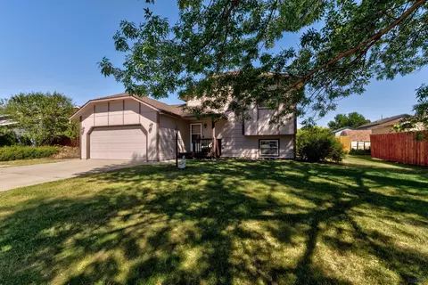 1416 Copperdale Dr, Rapid City, SD 57703