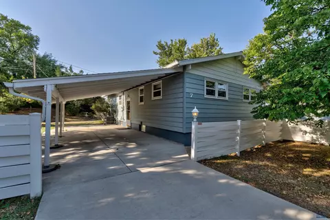 7 Oakland, Rapid City, SD 57701