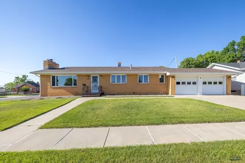 903 St Francis, Rapid City, SD 57701