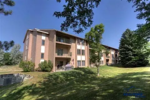3967 Fairway Hills Dr, Rapid City, SD 57702