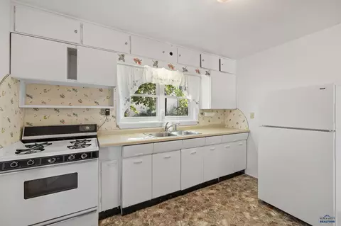 608 Norris, Wall, SD 57790 photo 11