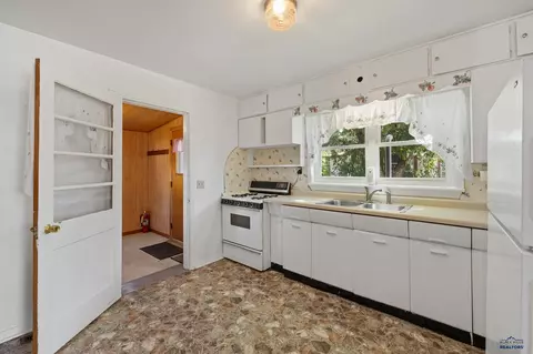 608 Norris, Wall, SD 57790 photo 10
