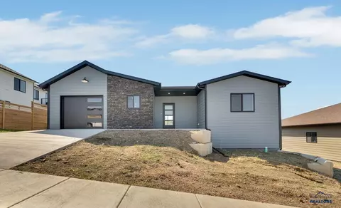 671 Braelynn Ln, Rapid City, SD 57703