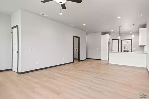 2208 Quartzite Dr, Sturgis, SD 57785 photo 4