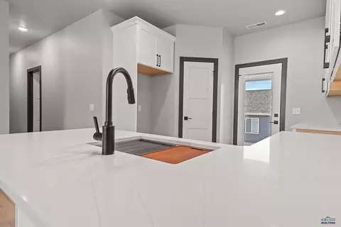 2208 Quartzite Dr, Sturgis, SD 57785 photo 8