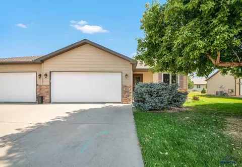 6812 Dunsmore Rd, Rapid City, SD 57702