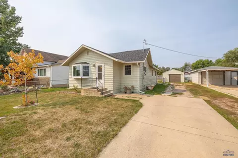 723 N Maple Ave, Rapid City, SD 57701