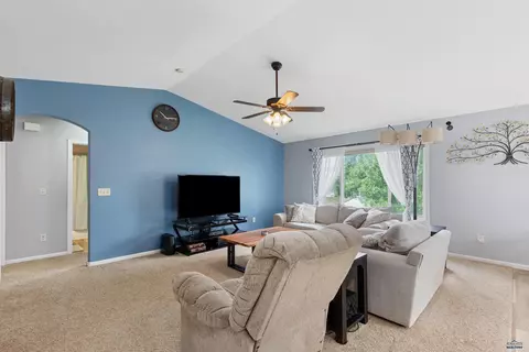 7065 Townsend, Summerset, SD 57718 photo 2