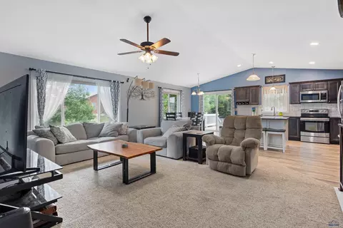 7065 Townsend, Summerset, SD 57718 photo 4